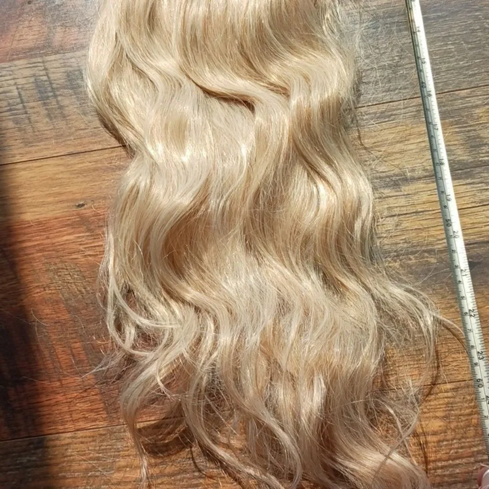 BLONDE Wig with brown roots c557 in box 24 New